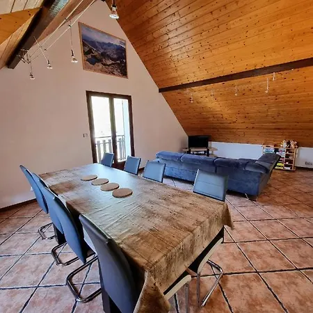 Grande Avec Jardin Privatif - Bagneres De Luchon