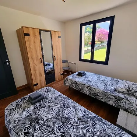 Villa Grande Avec Jardin Privatif - Bagneres De Luchon *